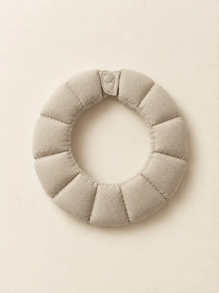 Ruff Ring Collar in Oat, back and side view